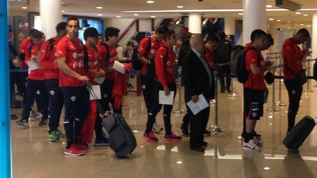 Selección chilena llegó a Santiago tras dura derrota con Perú