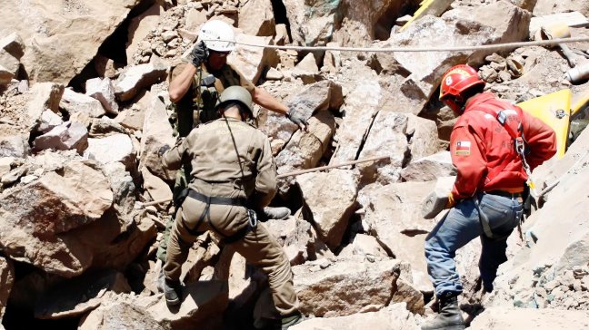 Siguen labores para rescatar a minero atrapado cerca de Vallenar