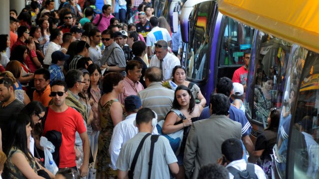 Sernac: Pasajes de buses registran alzas de hasta 170 por ciento en Semana Santa