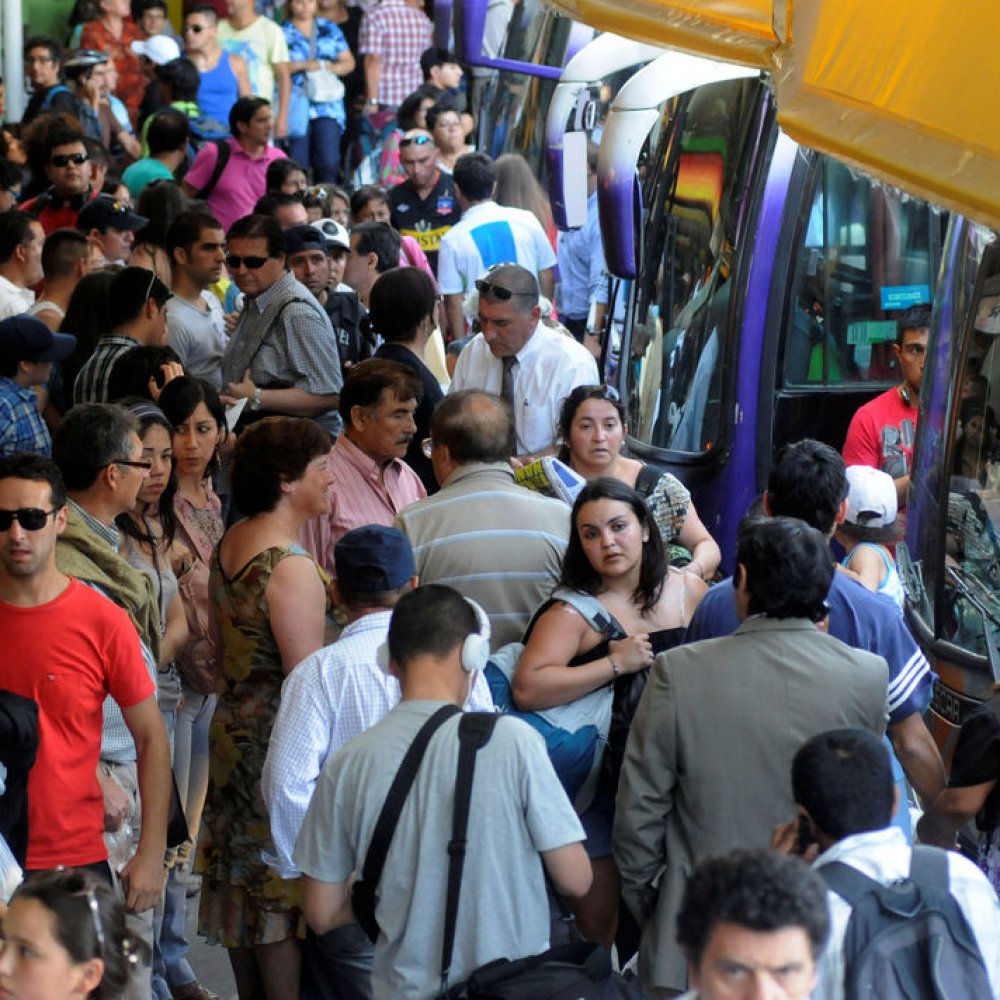 Sernac: Pasajes de buses registran alzas de hasta 170 por ciento en Semana Santa