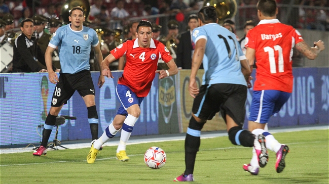 Prensa uruguaya dice que el vértigo de Chile 