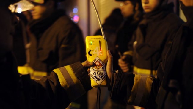 Bomberos evacuó edificio por emanación de gases en Providencia