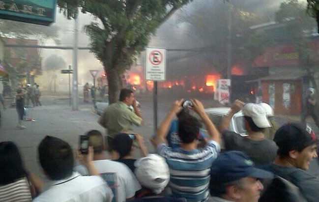 Incendio destruyó 19 locales comerciales en San Bernardo