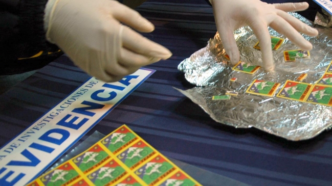 Carabineros apresó a anciana no vidente por encomienda con LSD