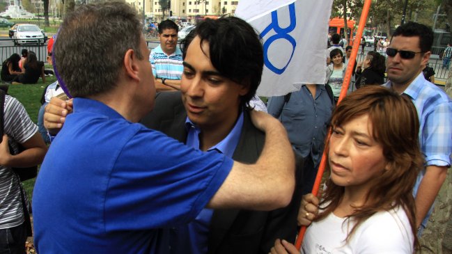 Enríquez-Ominami pidió acelerar tramitación del AVP y cuestionó voluntad de legislar la materia