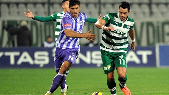 Sebastián Pinto tuvo amargo retorno en derrota de Bursaspor