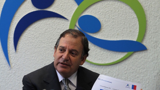 Ministerio de Salud hizo efectiva renuncia del director de Fonasa