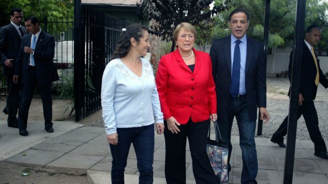 Michelle Bachelet realiza su primera actividad como candidata presidencial