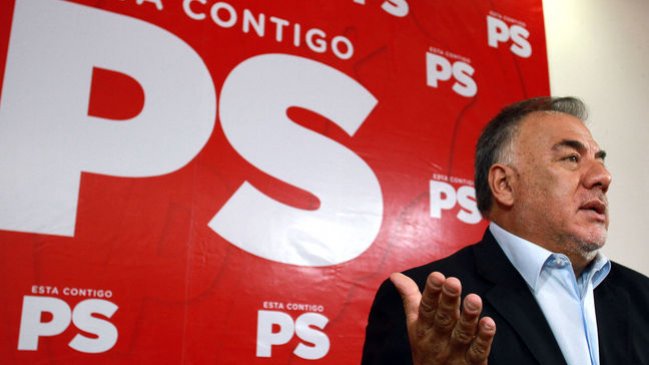Presidente del PS: Piñera no es la persona más idónea para aconsejar a Bachelet