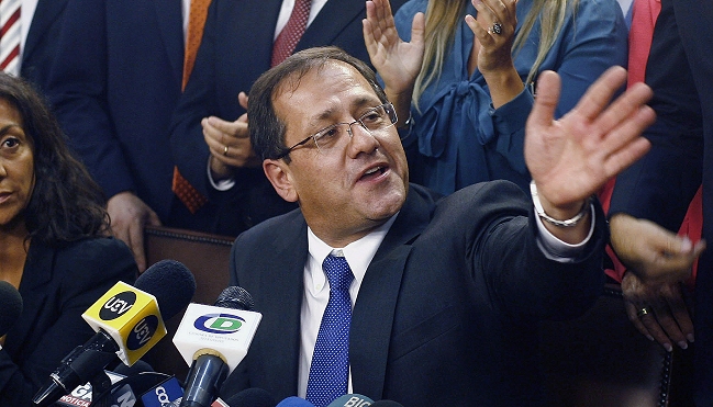 Cámara de Diputados aprobó acusación constitucional contra ministro Beyer