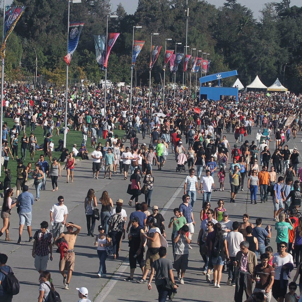 Transantiago dispuso recorridos y horarios especiales para Lollapalooza