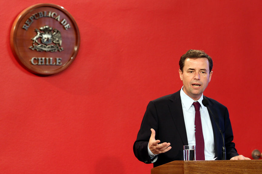 Ministro de Vivienda: Bachelet tendrá que 