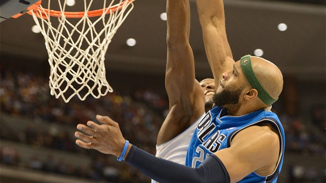 Denver Nuggets mantuvo racha triunfal superando ajustadamente a Dallas Mavericks