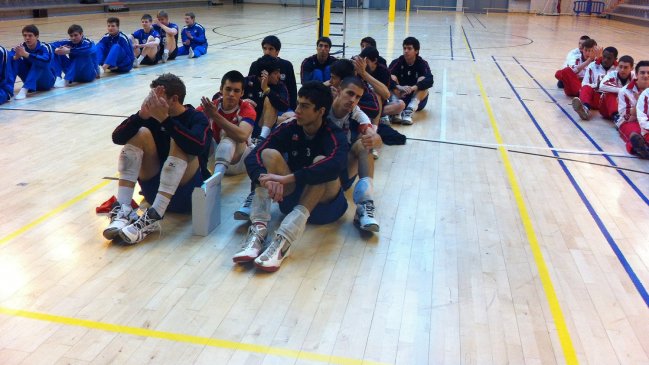 Selección menor de voleibol se adjudicó el Memorial Suites MIES de Bélgica