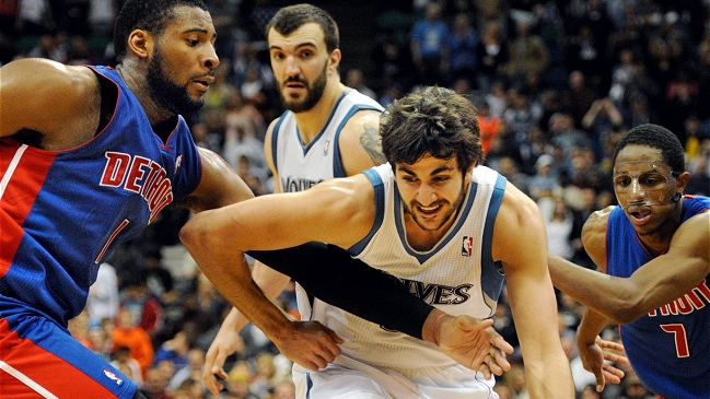 Técnico de Minnesota Timberwolves alcanzó el millar de victorias al superar a los Pistons