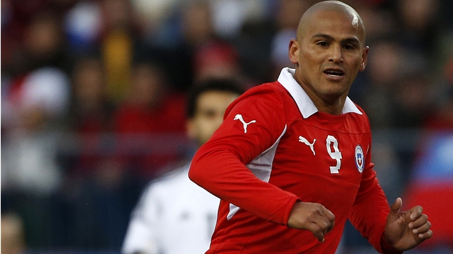 Bravo y Sánchez buscan interceder para que Suazo vuelva a la selección, según matutino