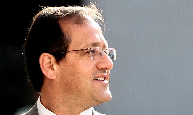 Harald Beyer no renunciará porque quiere 