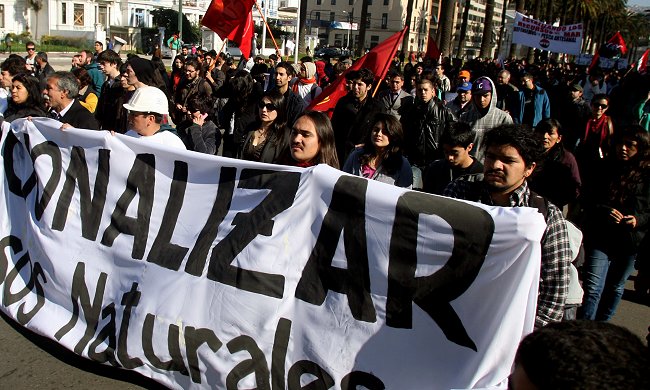 Economista acusó falta de diálogo de Codelco con sus trabajadores