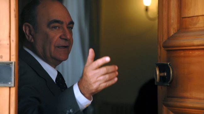 Cardemil: La solución obvia es que Velásquez dé un paso al lado