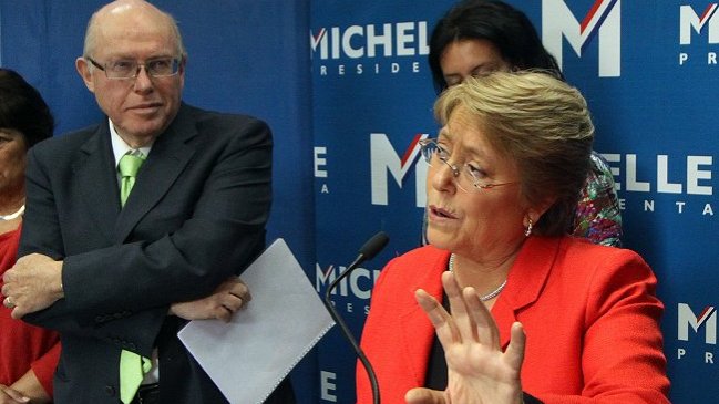 Michelle Bachelet se reunió con directivos de Educación 2020