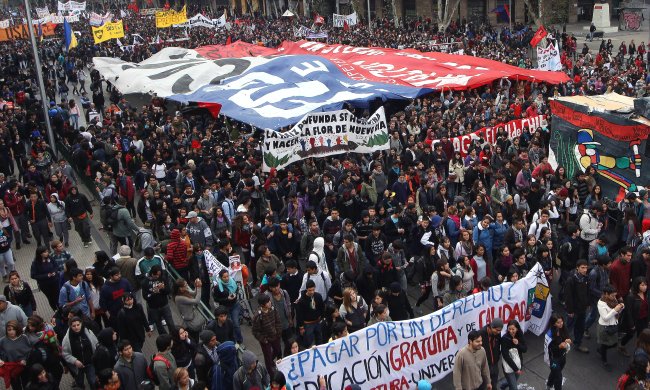 Miles de estudiantes marcharon con miras a las presidenciales