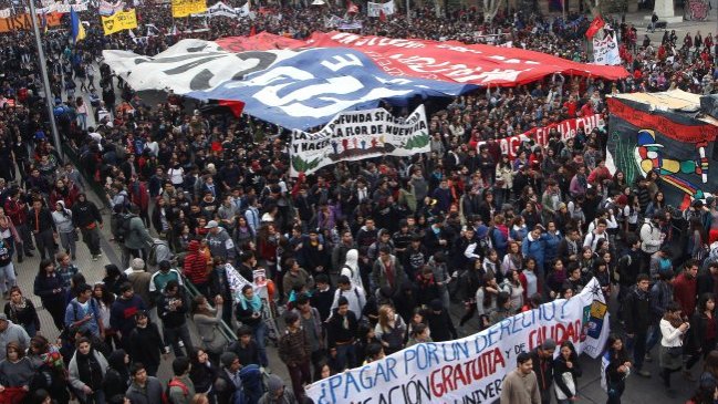 Miles de estudiantes marcharon con miras a las presidenciales