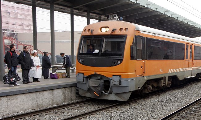 Empresa de Ferrocarriles denunció apedreo de trenes en Lo Espejo