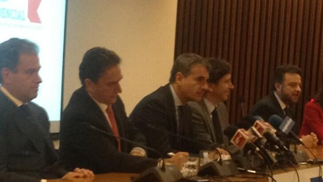 Jocelyn-Holt, Golborne, Velasco y Gómez analizaron situación energética del país