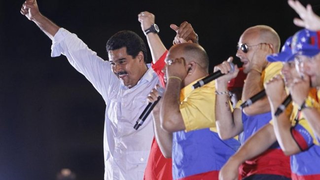 Encendidos discursos marcan cierre de campaña de Maduro y Capriles