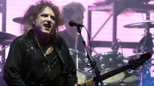 Robert Smith llegó a Santiago para el debut de The Cure en Chile