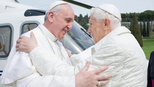 El papa Francisco felicitó por teléfono a Ratzinger por su 86 cumpleaños