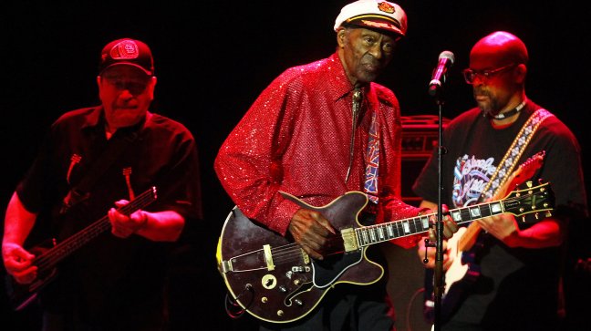 Público aplaudió la figura de Chuck Berry pese a problemas del show