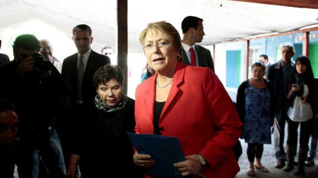 Michelle Bachelet negó ambigüedad en sus posturas sobre educación