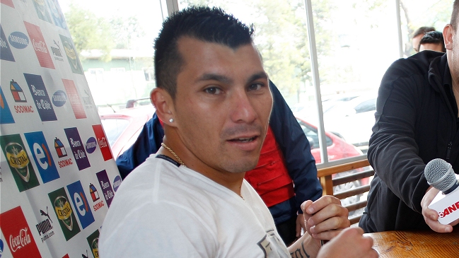 Gary Medel recibió sanción de dos fechas por su expulsión en Sevilla
