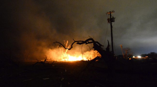 Autoridades temen decenas de muertos por explosión en Texas