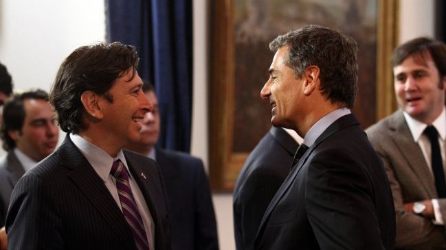 Velasco y Golborne enfrentaron posiciones por franja televisiva para primarias