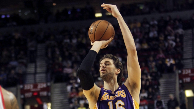 Pau Gasol llevó a los Lakers a medirse con los Spurs en los play-offs