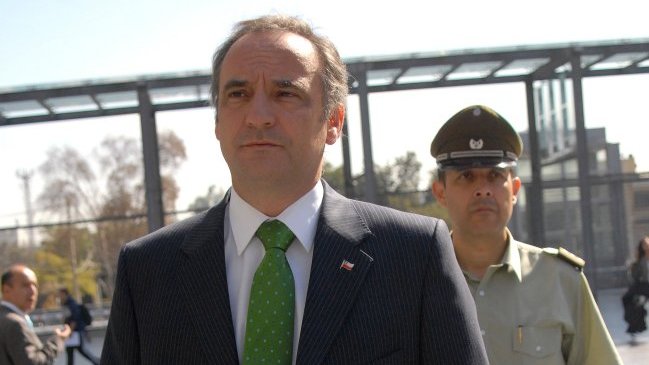 Intendencia se querelló por ataque a un bus del Transantiago