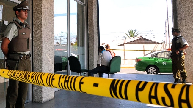 Hombre fue apuñalado en departamento en Santiago