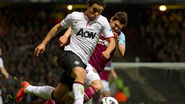 Manchester United sale a coronarse campeón ante Aston Villa