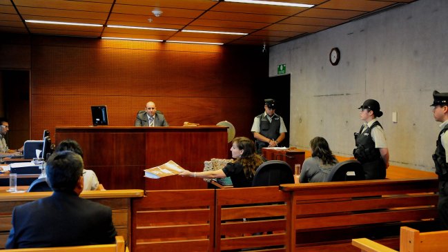 En prisión preventiva quedó mujer que mató a su hija en Cerro Navia