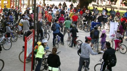 Bicipaseo patrimonial en torno al Mapocho
