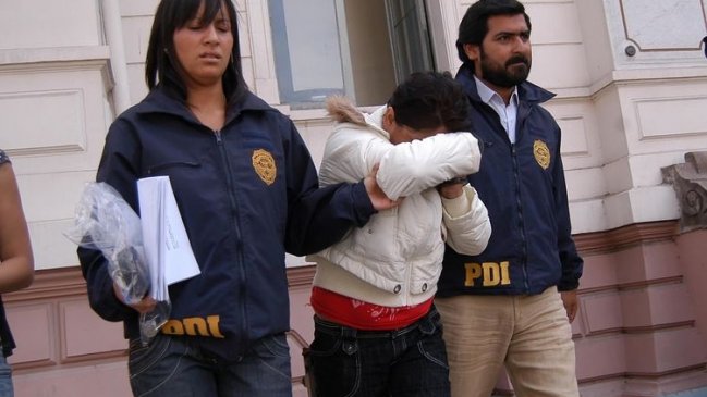 PDI detuvo a mujer que mató a su pareja con una piedra en Huechuraba