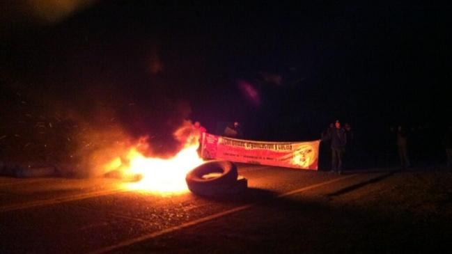 Trabajadores contratistas de Codelco realizan paralización de advertencia