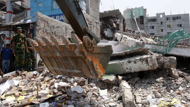 A 170 aumentaron los muertos tras el derrumbe de un edificio en Bangladesh