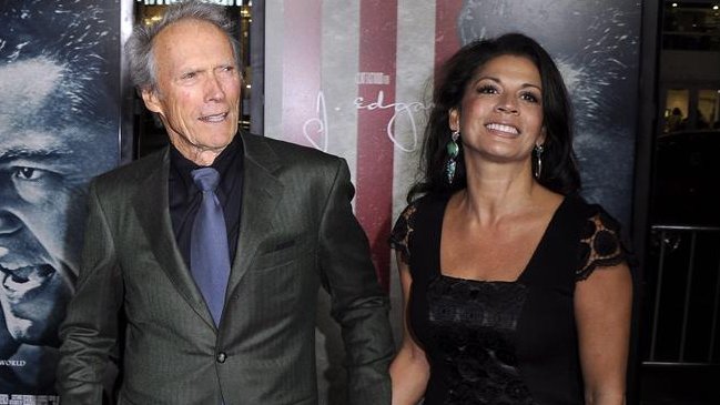 Esposa de Clint Eastwood ingresó a centro de rehabilitación