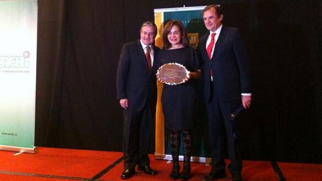 Cecilia Rovaretti recibió su premio a la Figura Radial del Año