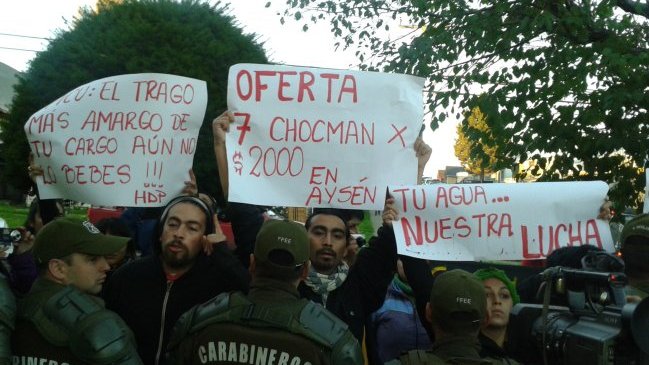 Patagonia sin Represas se manifestó en actividad de Piñera en Coyhaique