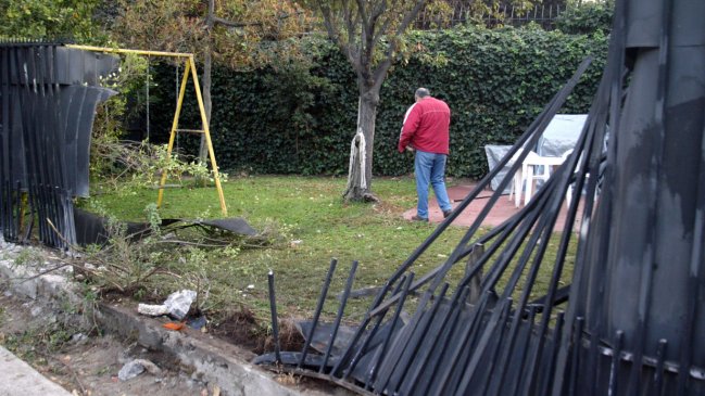 Vehículo se estrelló contra una casa en Ñuñoa