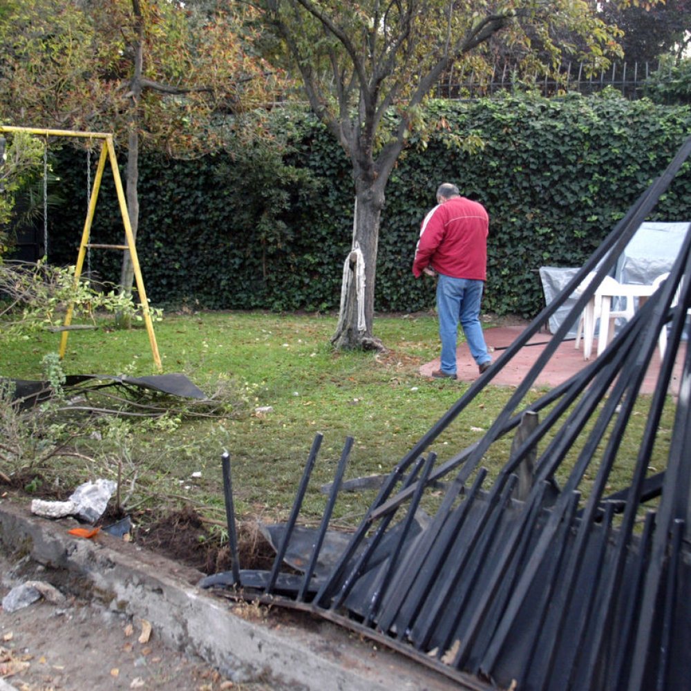 Vehículo se estrelló contra una casa en Ñuñoa